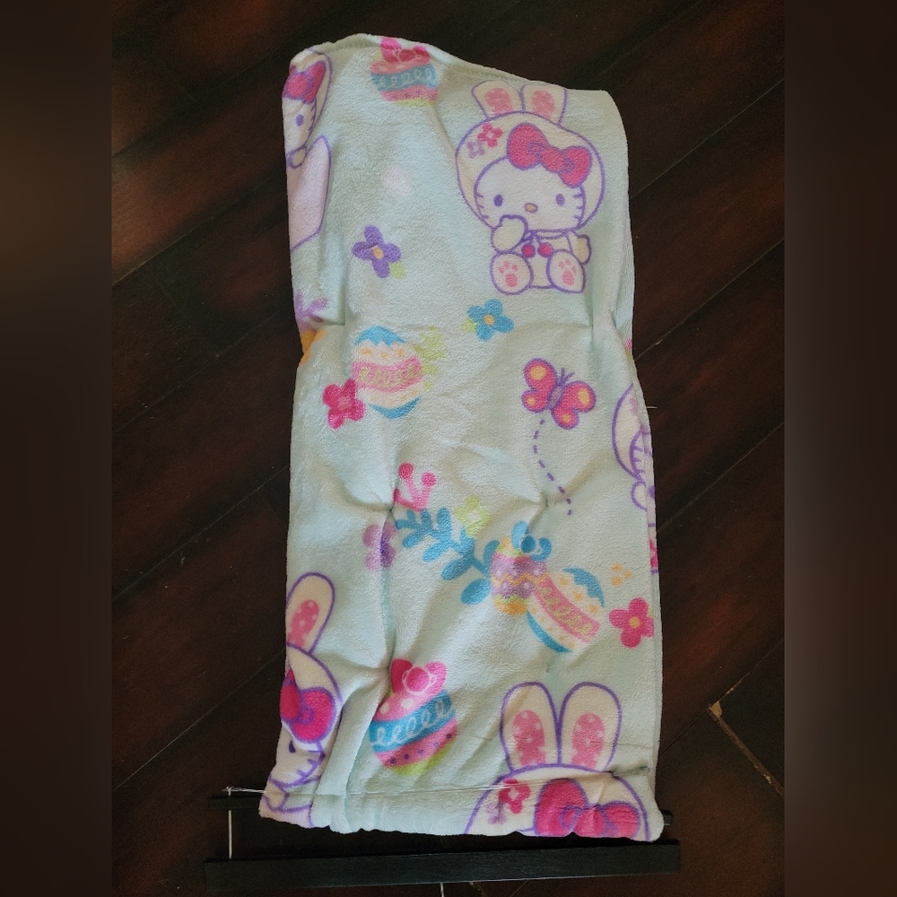 🔴Final Price🔴 Hello Kitty Easter Blanket
